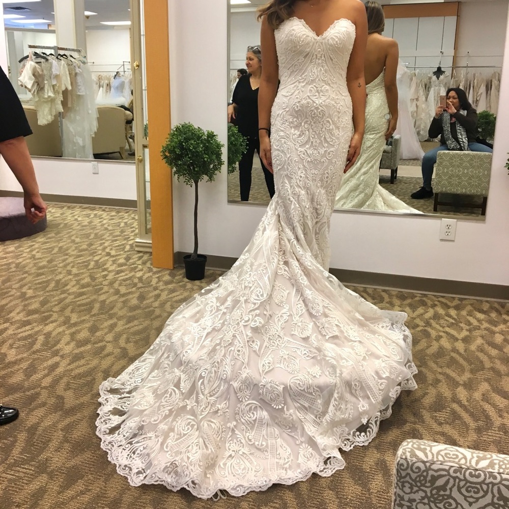 Maggie Sottero Hadley wedding dress Size 8